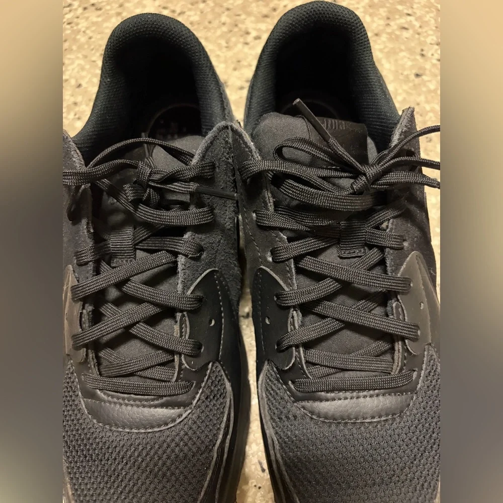 Nike Men's Black Sneakers MEN'S NIKE AIR MAX 90 CASUAL SHOES - Picture 6 of 9